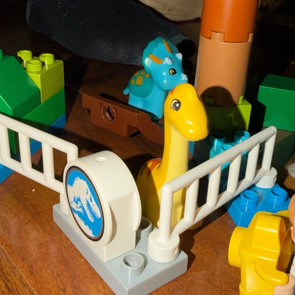 LEGO DUPLO‎ Dinosaur Lot Jurassic Park Dinosaurs Gate Figure Tree Parts